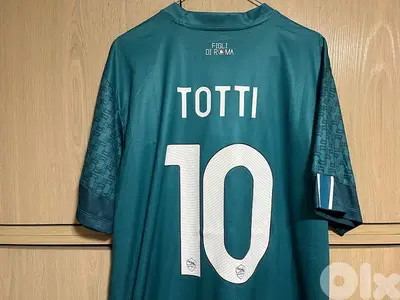 AC Roma Newbalance limited edition kitcelebrate  the legend Totti 10