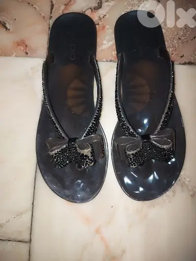 للبيع شحاطه نسائيه
