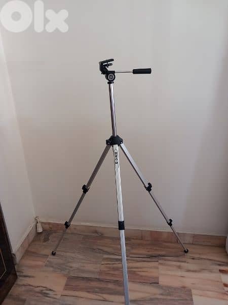 Camera Tripod  Adjustable- Japanese - in Aluminum 0