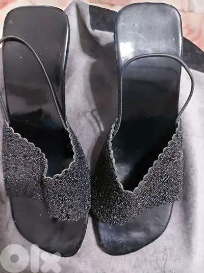 للبيع صندل نسائي