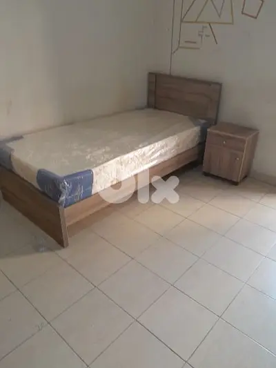 تخت مفرد مع كمدينة مع فرشة مرتبة كفالة
