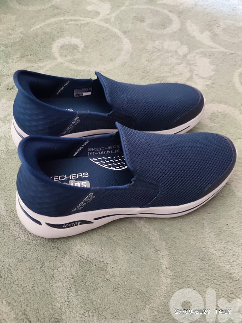 SKECHERS Slip-ins: GO WALK hands free. 1