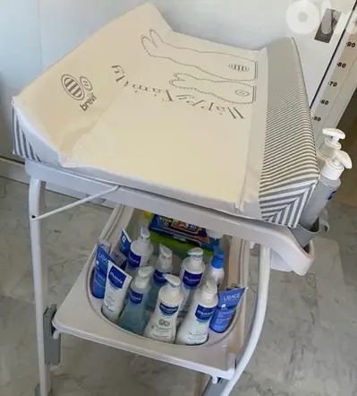 Brevi pratico with wheel bath stand and changing diaper