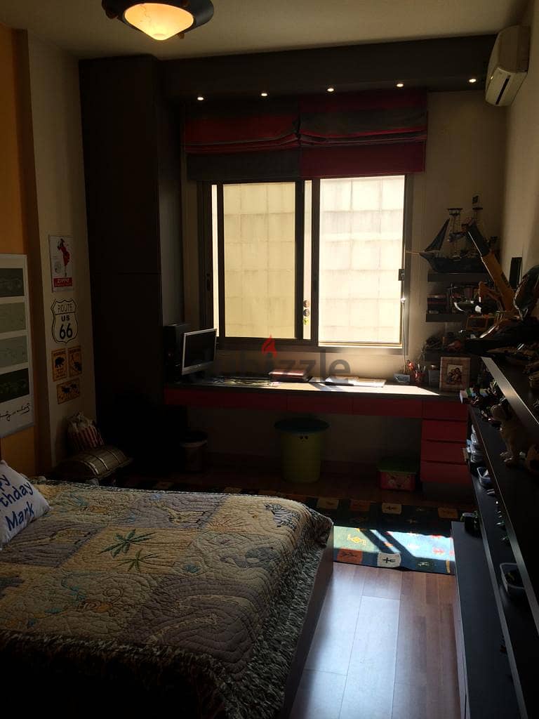 Bed + Accessories 7
