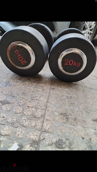 dumbells like new lkilo b 1.80$ very good quality 0