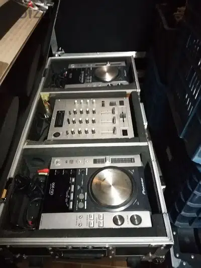 Pioneer cdj200 with mixer and flight case