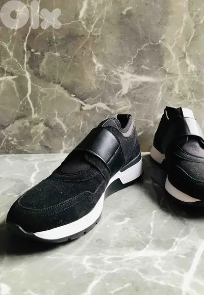 Divarese Best Black Sneakers