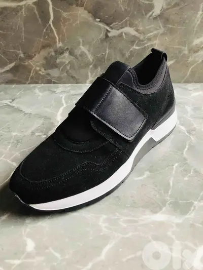 Divarese Best Black Sneakers