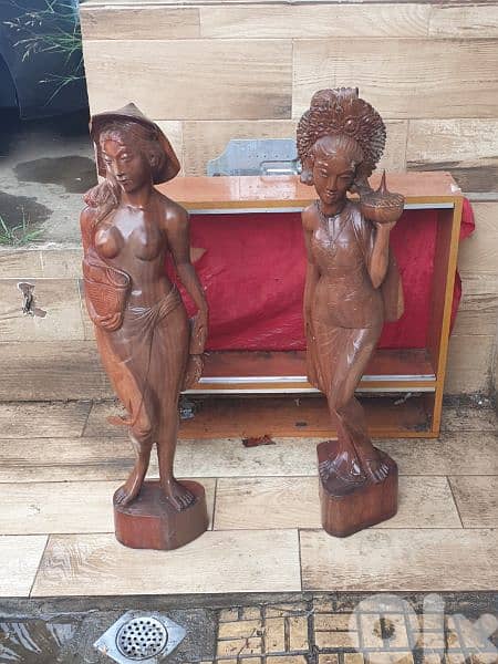 Statues 0