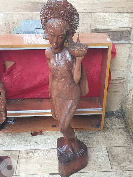 Statues 1