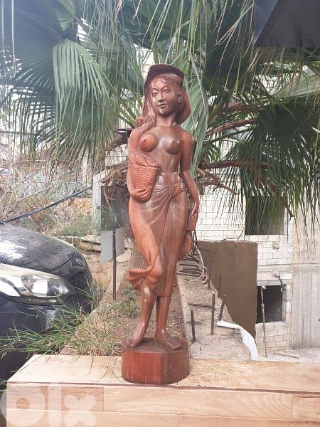 Statues 4