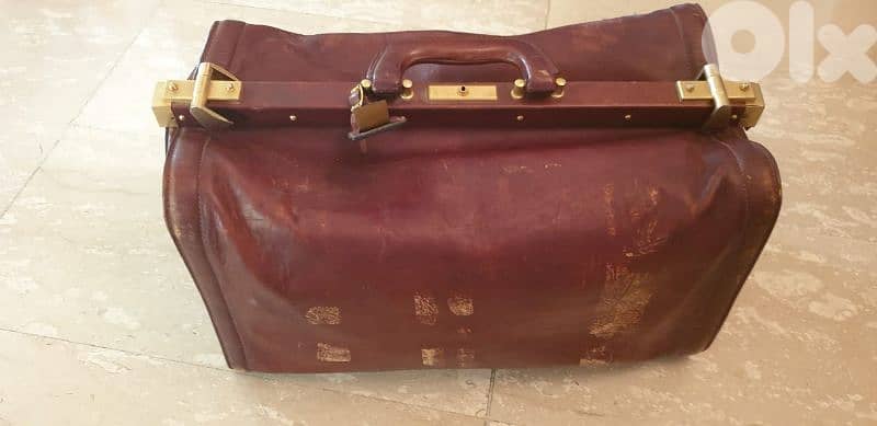 queen leather Dr bag antique 2