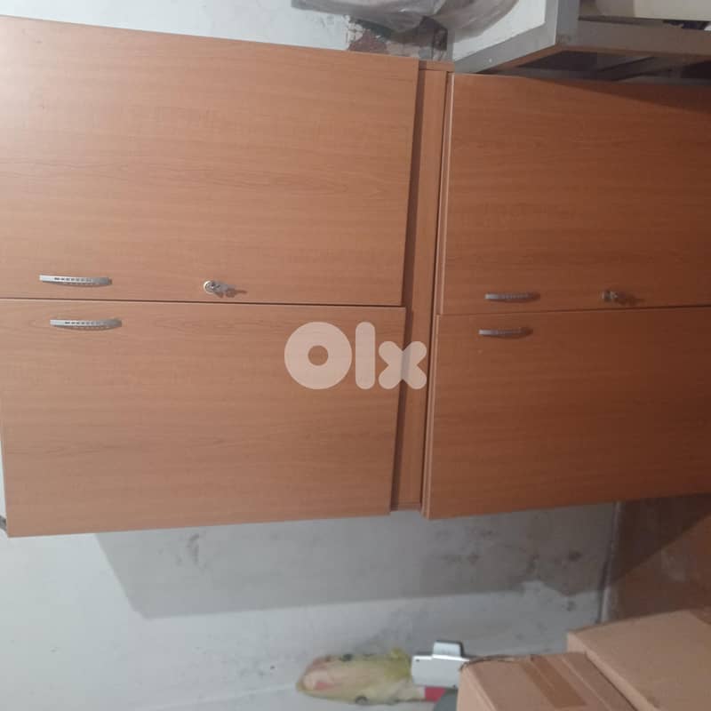Cupboard with shelf 0