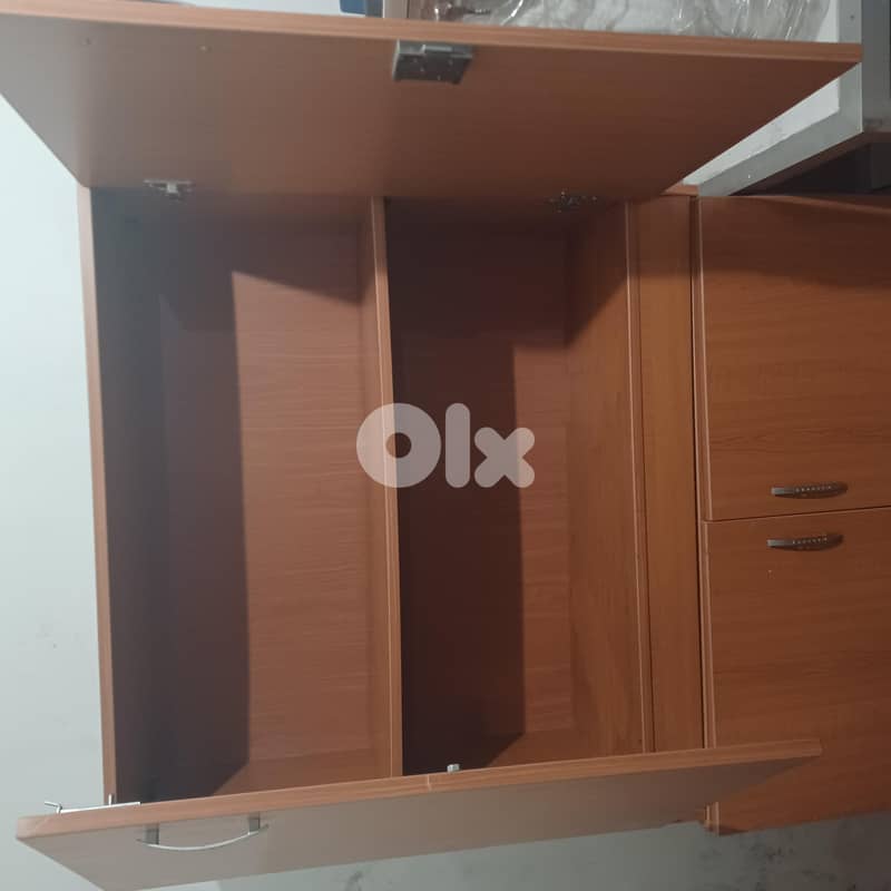 Cupboard with shelf 3